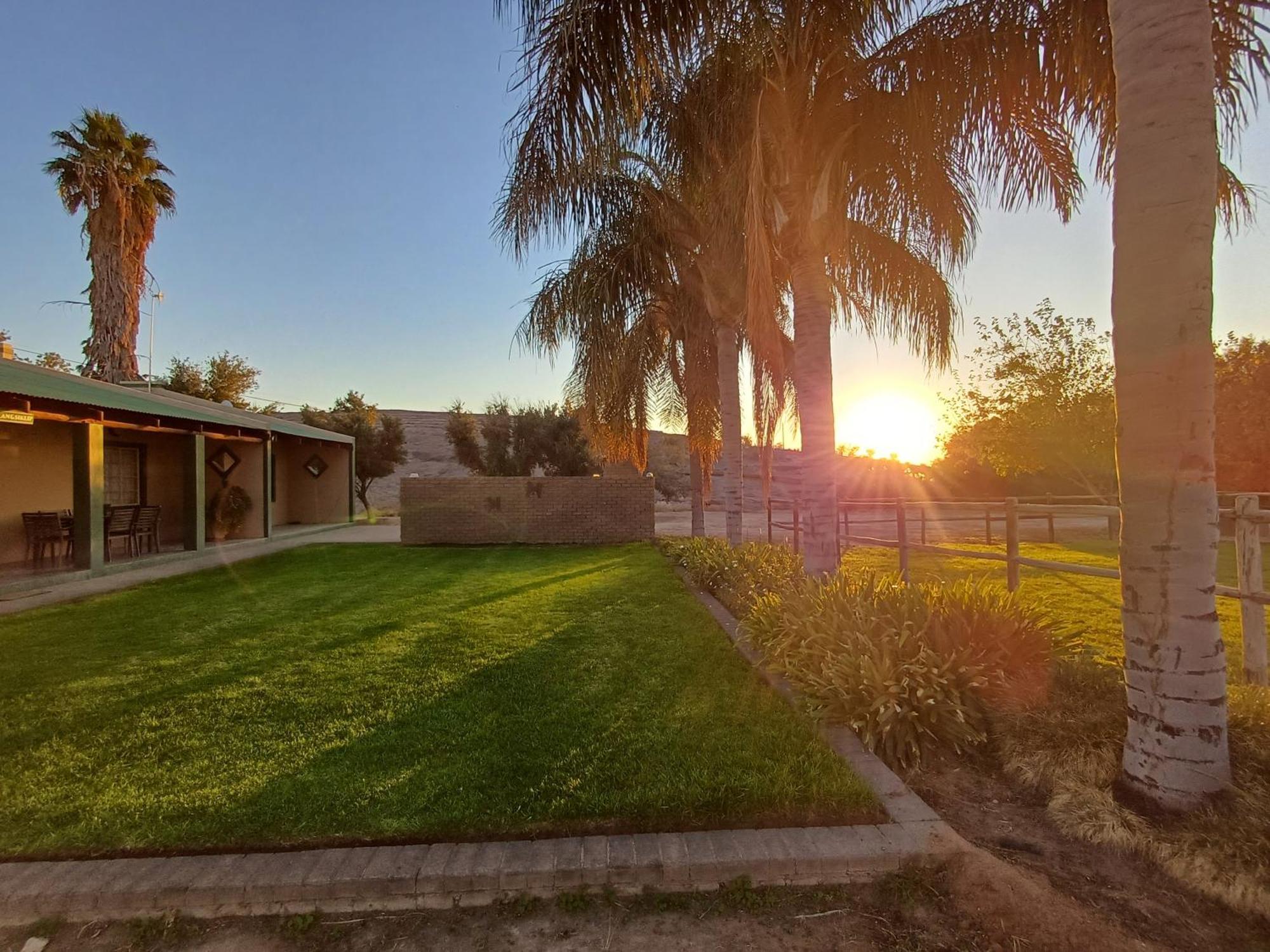 Augrabies De Oude Stoor Guesthouse Bagian luar foto