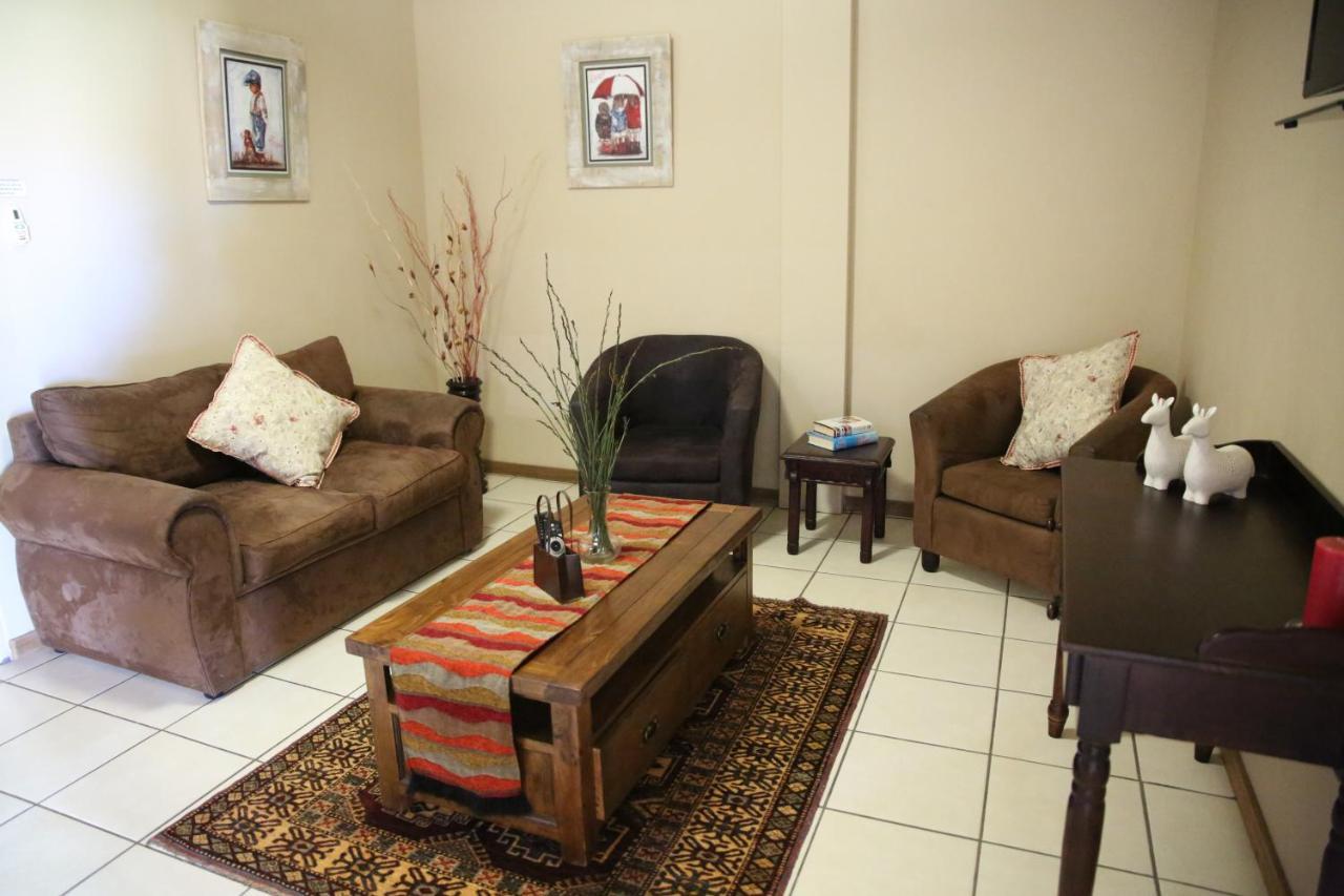 Augrabies De Oude Stoor Guesthouse Bagian luar foto