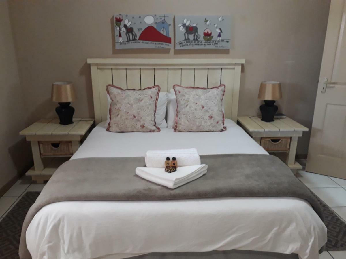 Augrabies De Oude Stoor Guesthouse Bagian luar foto